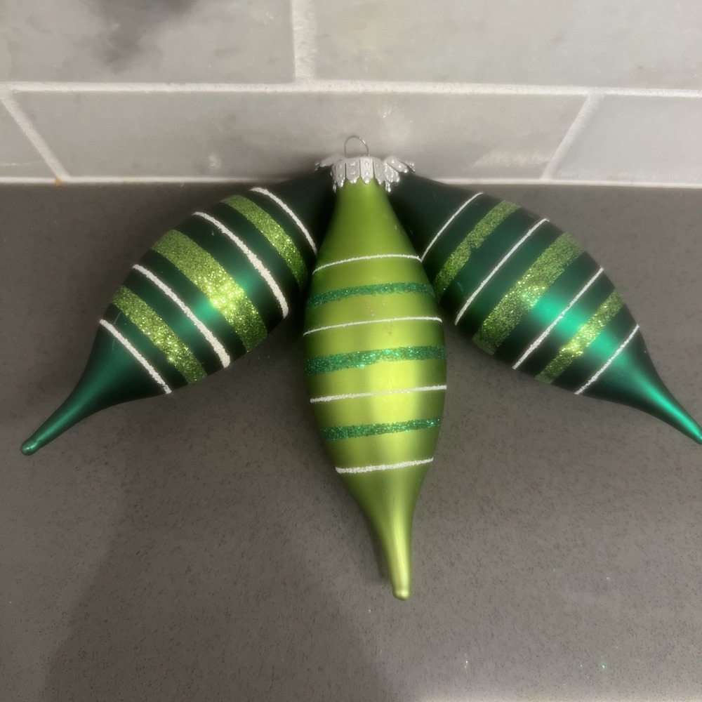 3-VINTAGE UT Unique Treasures Blown Glass Green w/Glitter Teardrop Christmas EUC